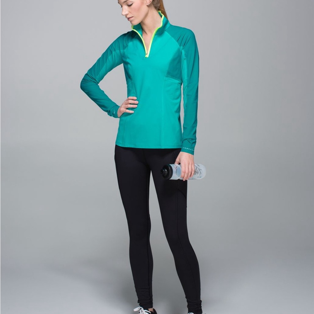 Lululemon Athletica Trail Bound 1/2 zip in Blue Tropics size 8
